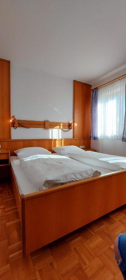 Hotel-Restaurant Kreuzhuber Neuburg am Inn Bagian luar foto