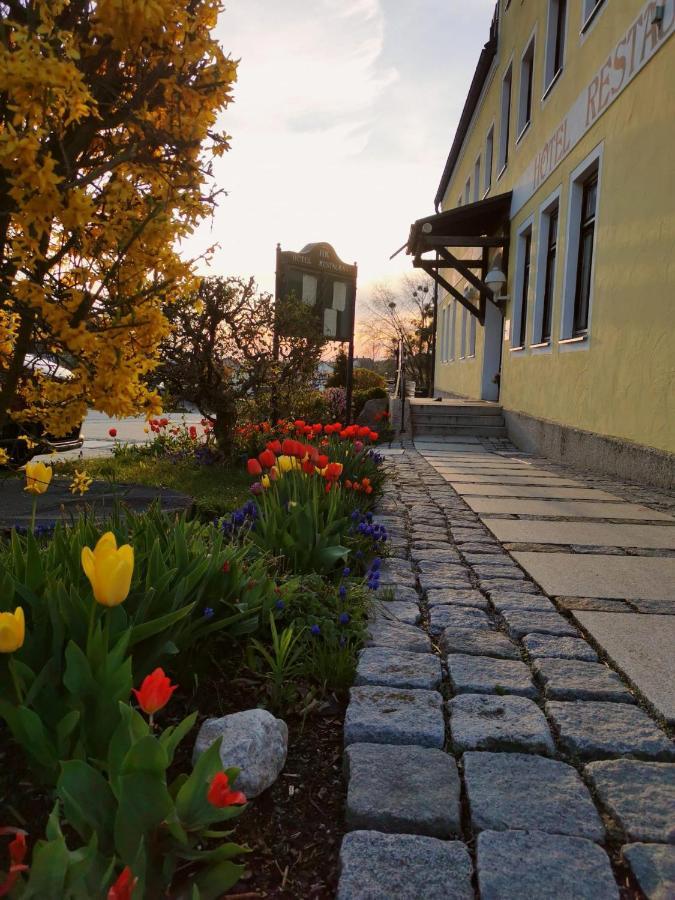 Hotel-Restaurant Kreuzhuber Neuburg am Inn Bagian luar foto