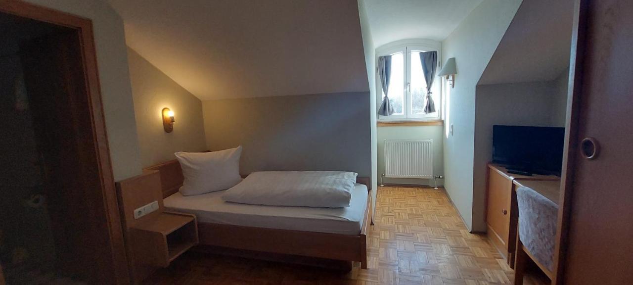 Hotel-Restaurant Kreuzhuber Neuburg am Inn Bagian luar foto