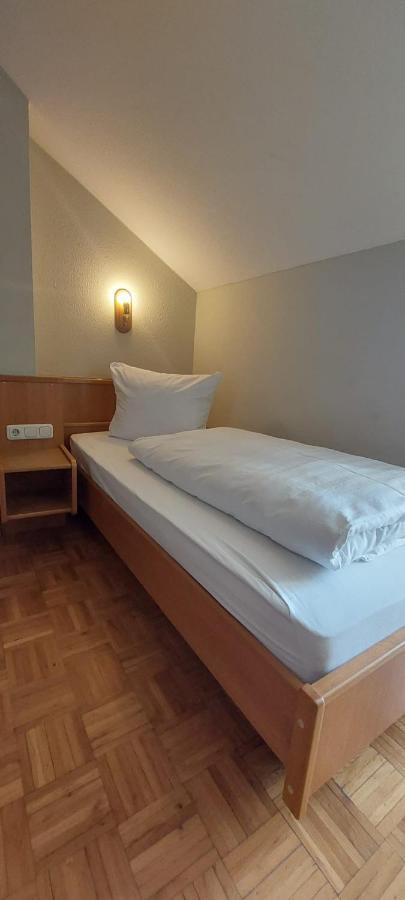 Hotel-Restaurant Kreuzhuber Neuburg am Inn Bagian luar foto