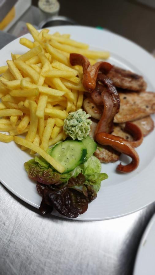 Hotel-Restaurant Kreuzhuber Neuburg am Inn Bagian luar foto