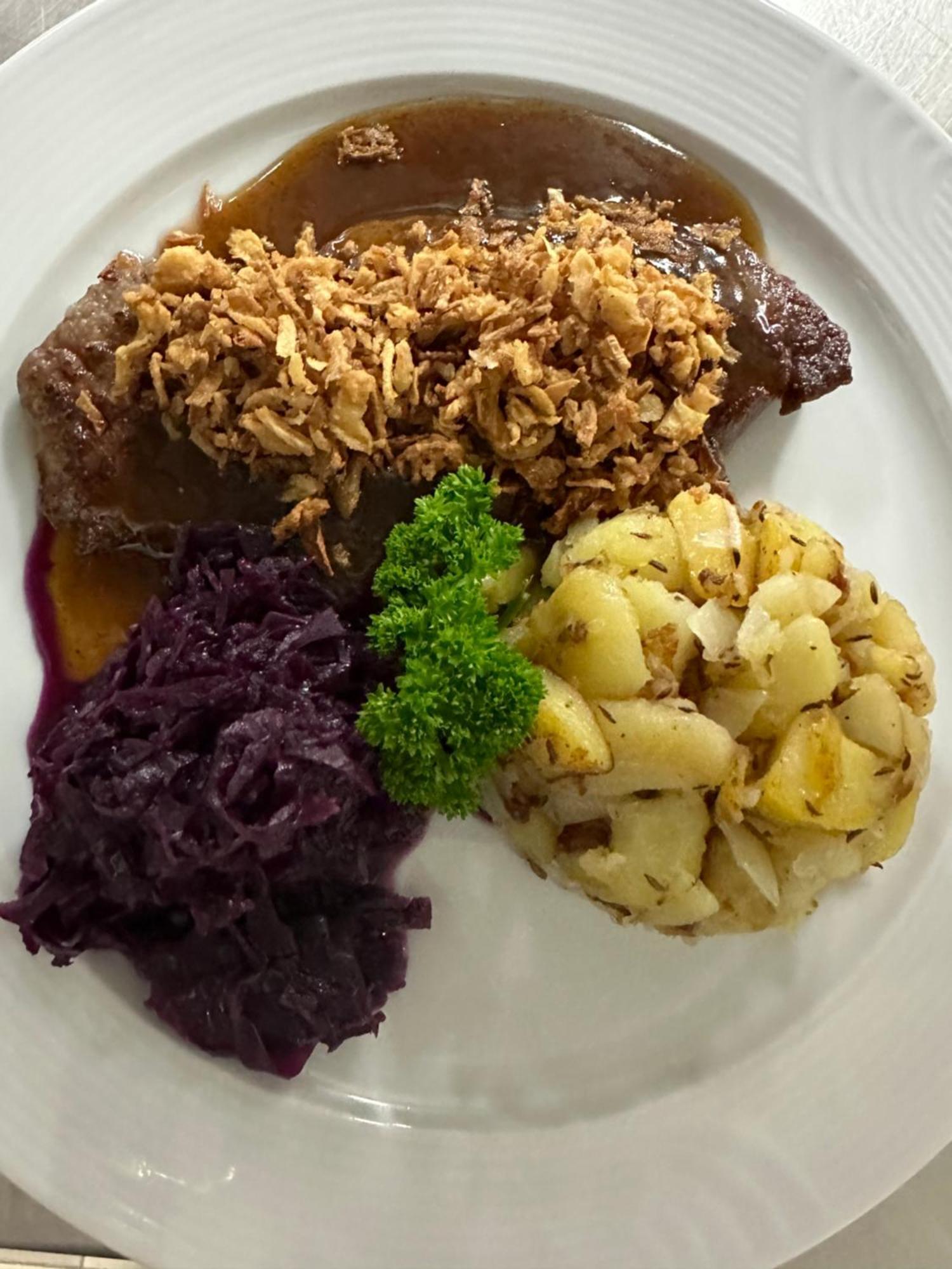Hotel-Restaurant Kreuzhuber Neuburg am Inn Bagian luar foto